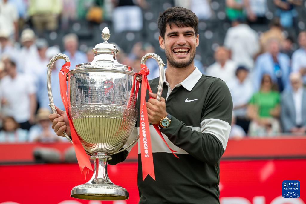 开云体育官方网站-年终总决赛完胜拉沃尔杯，阿尔卡拉斯刷新纪录  第2张