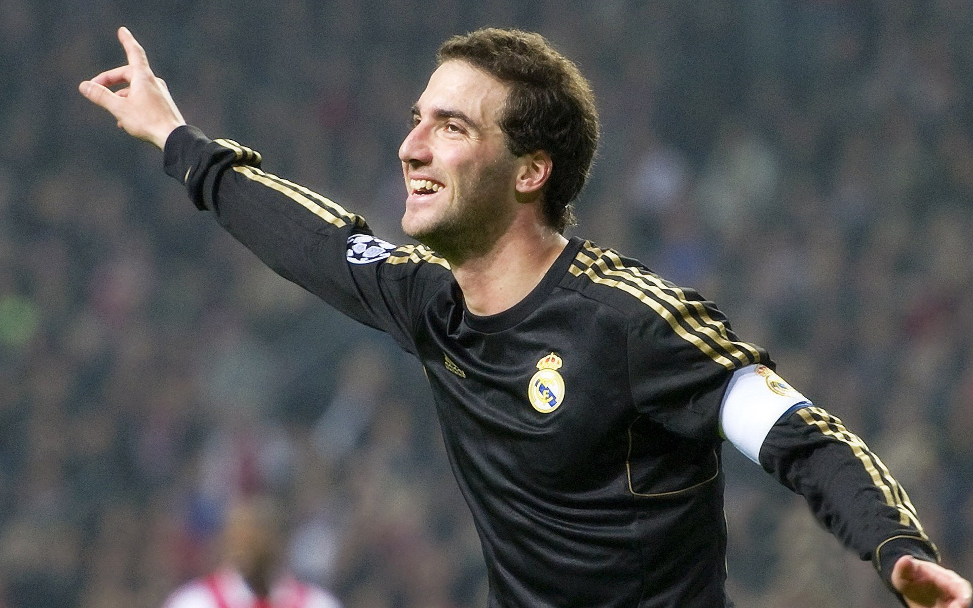 开云体育官网-迪亚斯,流亡者的尖刀,刺穿圣西罗的沉默 第2张 开云体育官网-迪亚斯,流亡者的尖刀,刺穿圣西罗的沉默 第2张