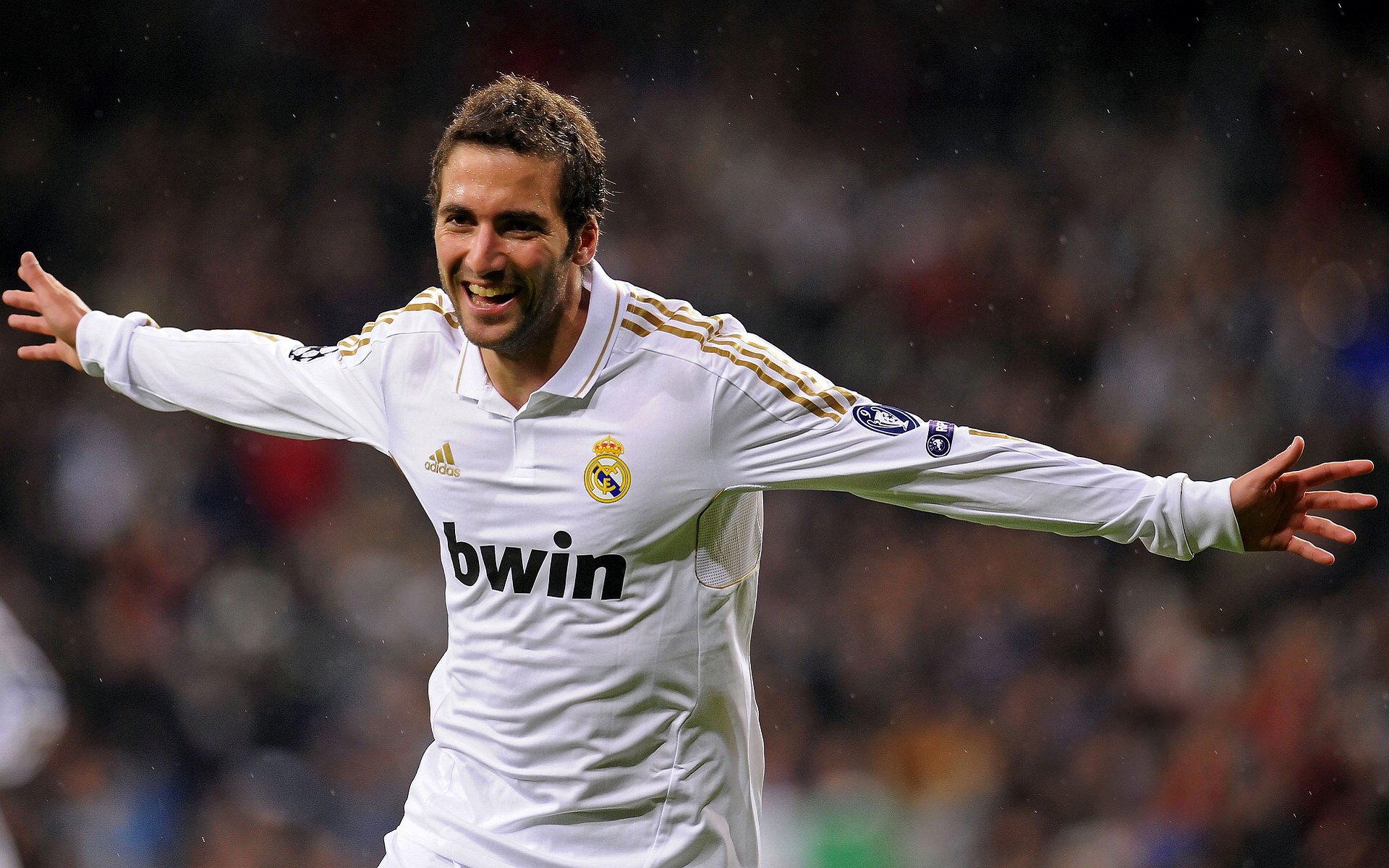 开云体育平台APP-赛道与球场,速度与意志的双重奏 第2张 开云体育平台APP-赛道与球场,速度与意志的双重奏 第2张